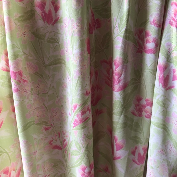 ROSE+OLIVE SWEET TOP. LIME GREEN WITH PINK FLOWERS.HIGH NECK. CLASSY.NEW W/TAGS! - Picture 7 of 7